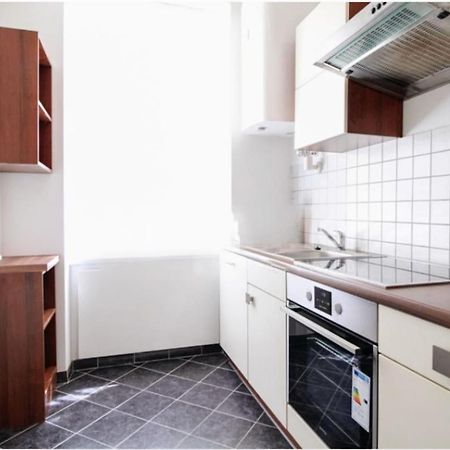 1 Bedroom Apartment Near Central Station Vienna Exterior photo